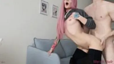 Трахаются через застегивающиеся джинсы