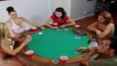 В карты компанией на секс