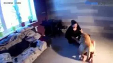 Русская брюнетка и четвероногий друг