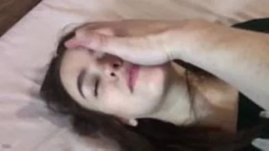 Молоденькая только вышла из душа