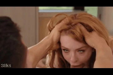 Натянул рыжую голову на член